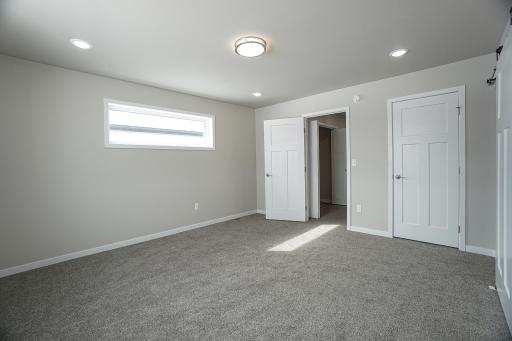 8068 Goldfinch Drive, Horace, ND 58047
