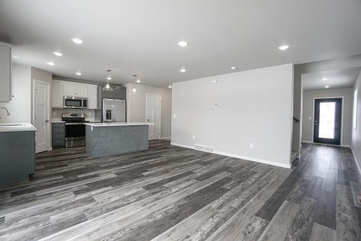 8068 Goldfinch Drive, Horace, ND 58047