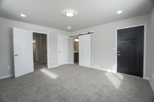 8068 Goldfinch Drive, Horace, ND 58047
