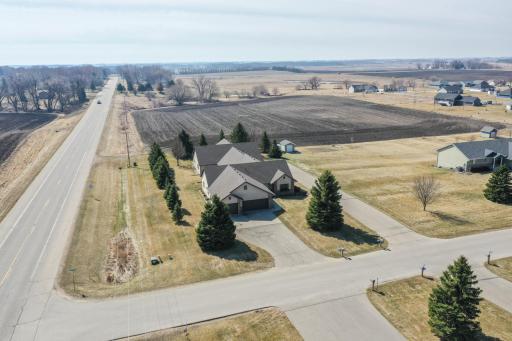 2953 9th Avenue SE, Willmar, MN 56201