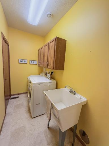 2953 9th Avenue SE, Willmar, MN 56201