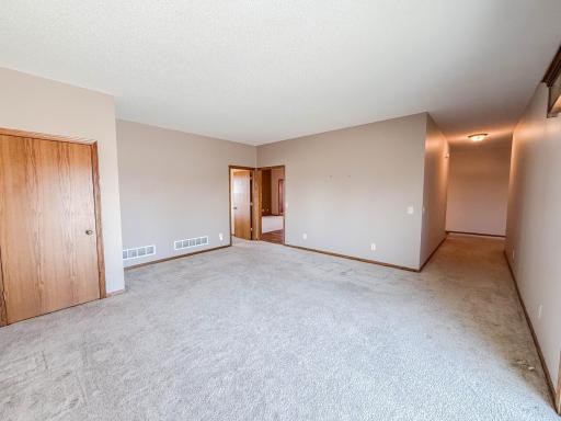 2953 9th Avenue SE, Willmar, MN 56201