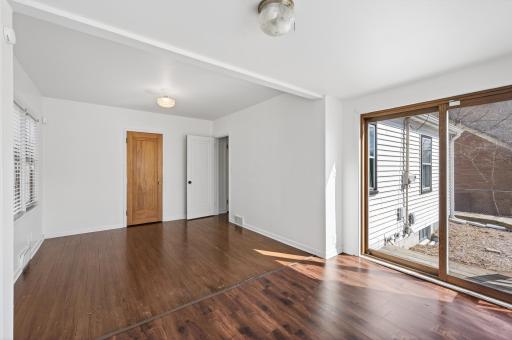930 Hawthorne Avenue E, Saint Paul, MN 55106