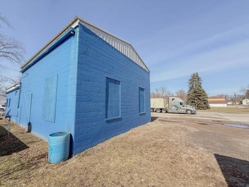 203 Park Avenue E, Renville, MN 56284