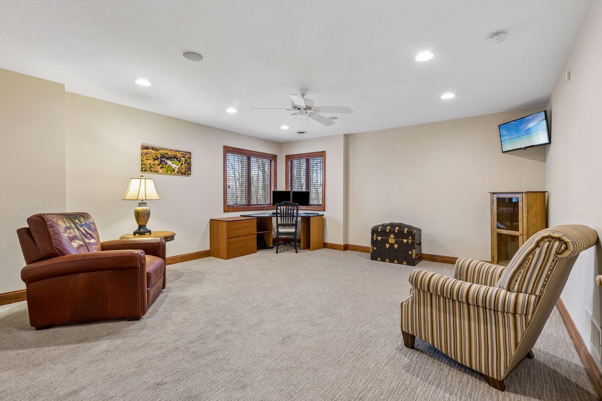 13521 114th Avenue North - Spacecrafting - 0054.jpg