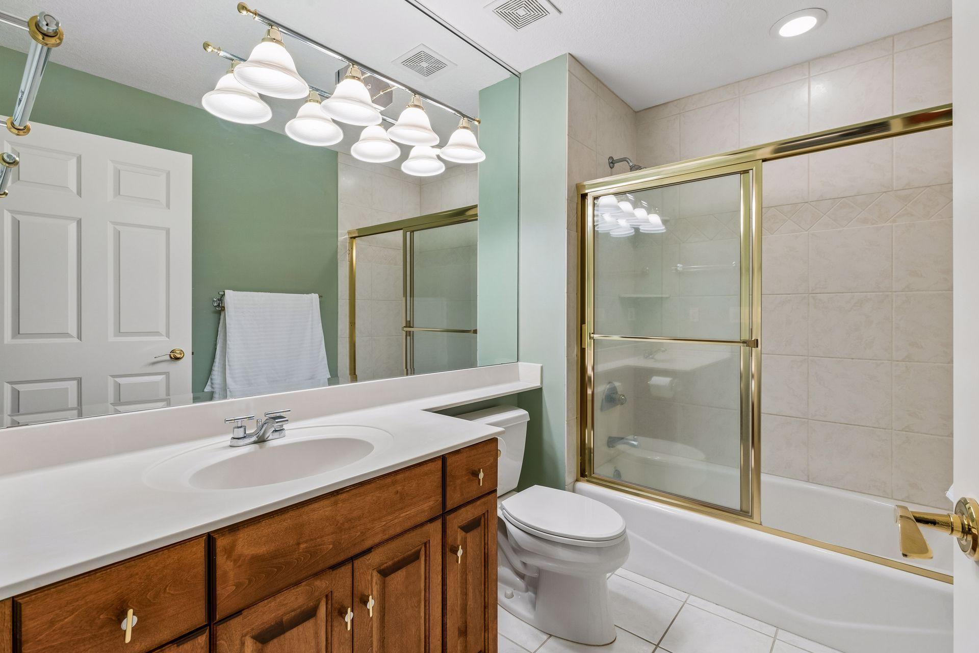 13521 114th Avenue North - Spacecrafting - 0062.jpg