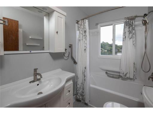 40402 Ryans Bay Road, Zumbro Falls, MN 55991