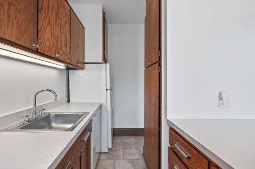 391 Laurel Avenue, 304, Saint Paul, MN 55102