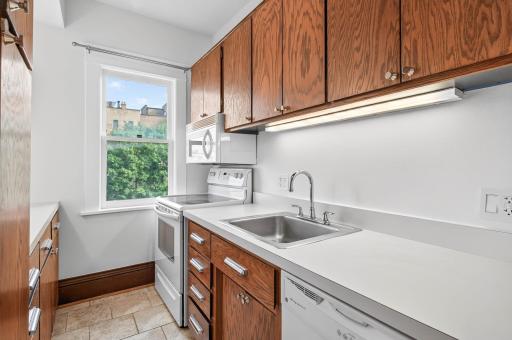 391 Laurel Avenue, 304, Saint Paul, MN 55102