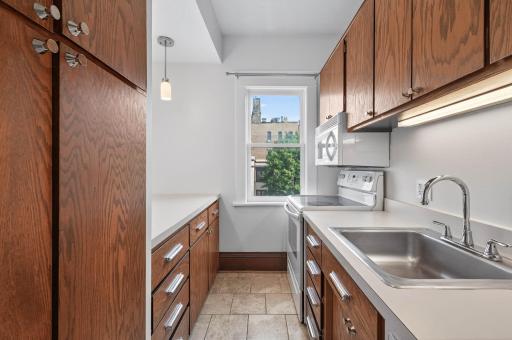 391 Laurel Avenue, 304, Saint Paul, MN 55102