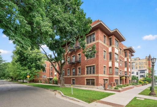 391 Laurel Avenue, 304, Saint Paul, MN 55102