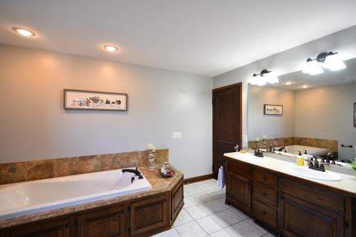 1529 East Avenue, Red Wing, MN 55066