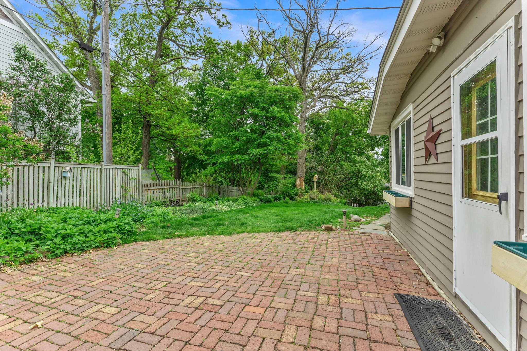 Another view of the paver brick patio