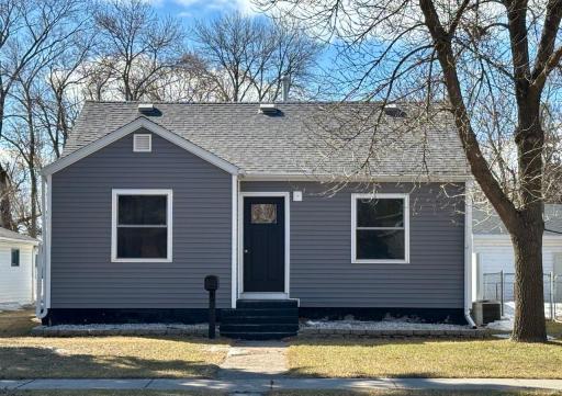 105 Arnold Avenue N, Thief River Falls, MN 56701