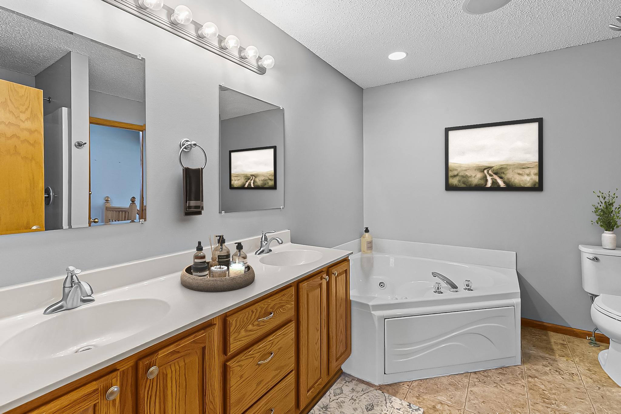 Upper-Level Full Bath with Jacuzzi