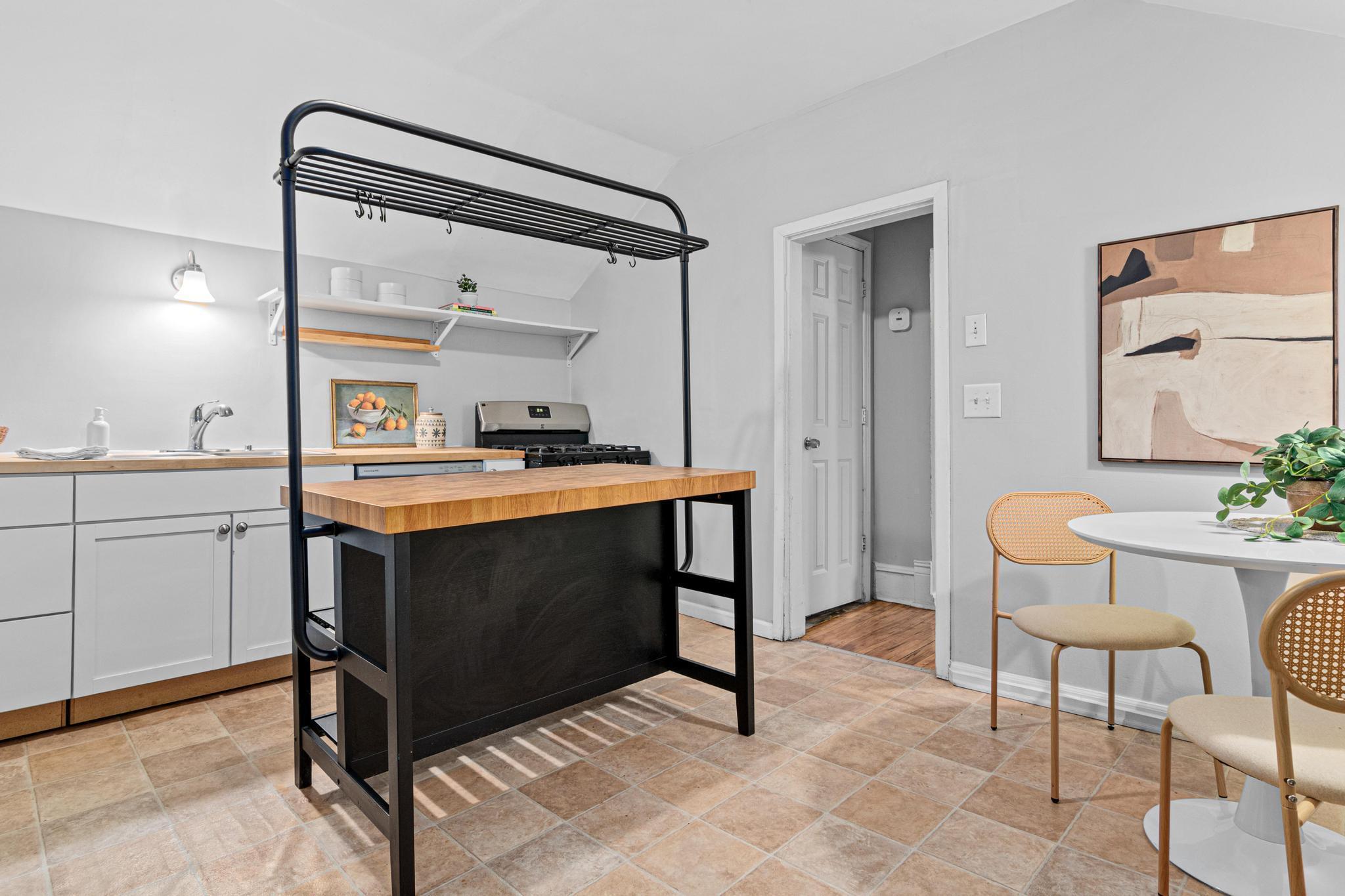 2314 NE 2nd St, Minneapolis, MN-21.jpg