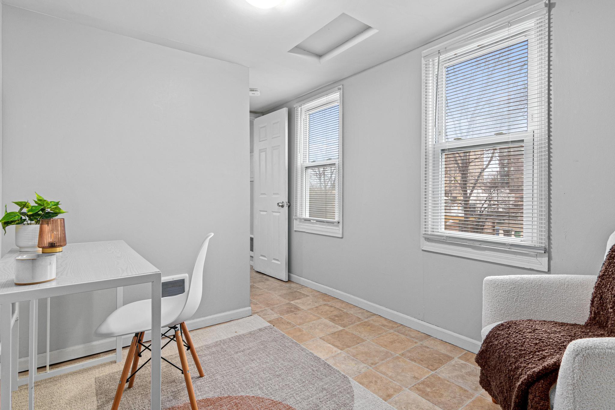 2314 NE 2nd St, Minneapolis, MN-16.jpg