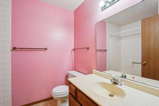 25-web-or-mls-90th Ave N-S0104-025.jpg