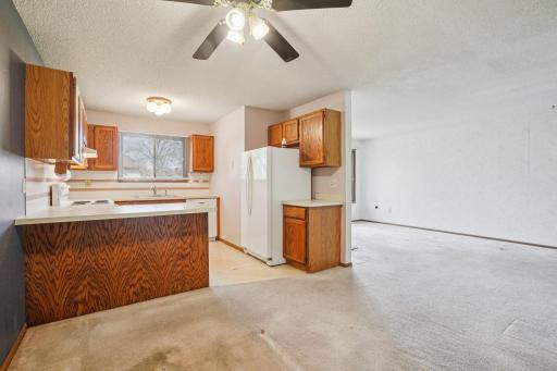 11-web-or-mls-90th Ave N-S0104-011.jpg