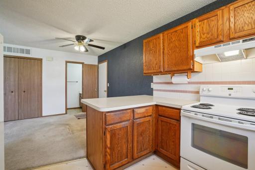 14-web-or-mls-90th Ave N-S0104-014.jpg