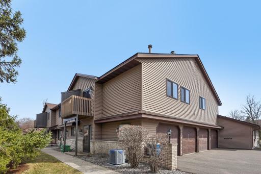 27-web-or-mls-90th Ave N-S0104-027.jpg