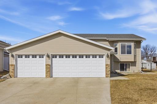 1122 5th Avenue W, West Fargo, ND 58078