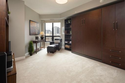 Carlyle 607 - Second Bedroom
