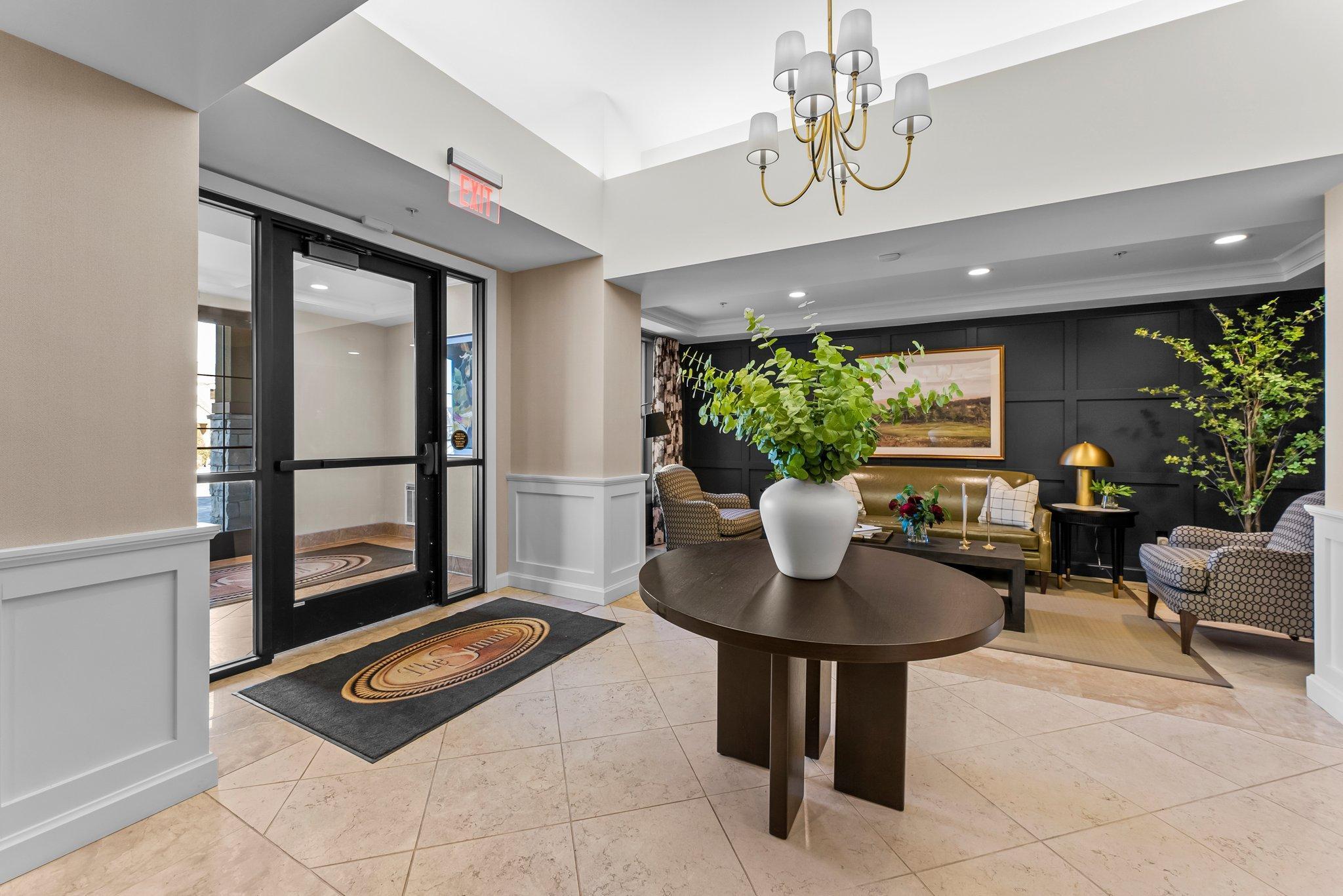 Inviting common lobby