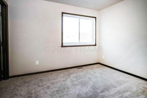 6720 Thomas Street, Horace, ND 58047