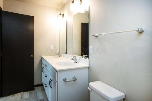 6720 Thomas Street, Horace, ND 58047
