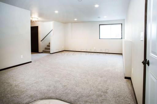 6720 Thomas Street, Horace, ND 58047