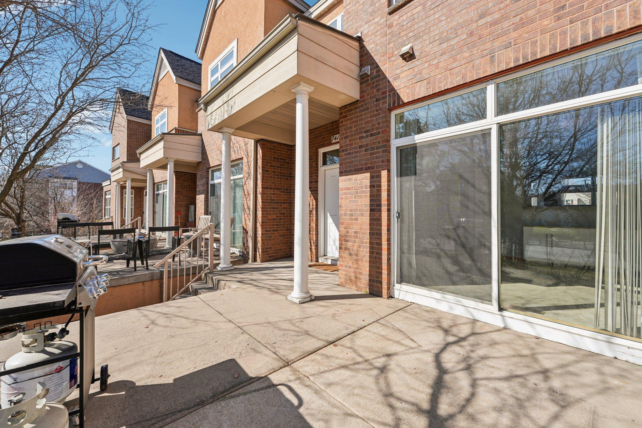 3-web-or-mls-Zane Ave N-S1104-003.jpg