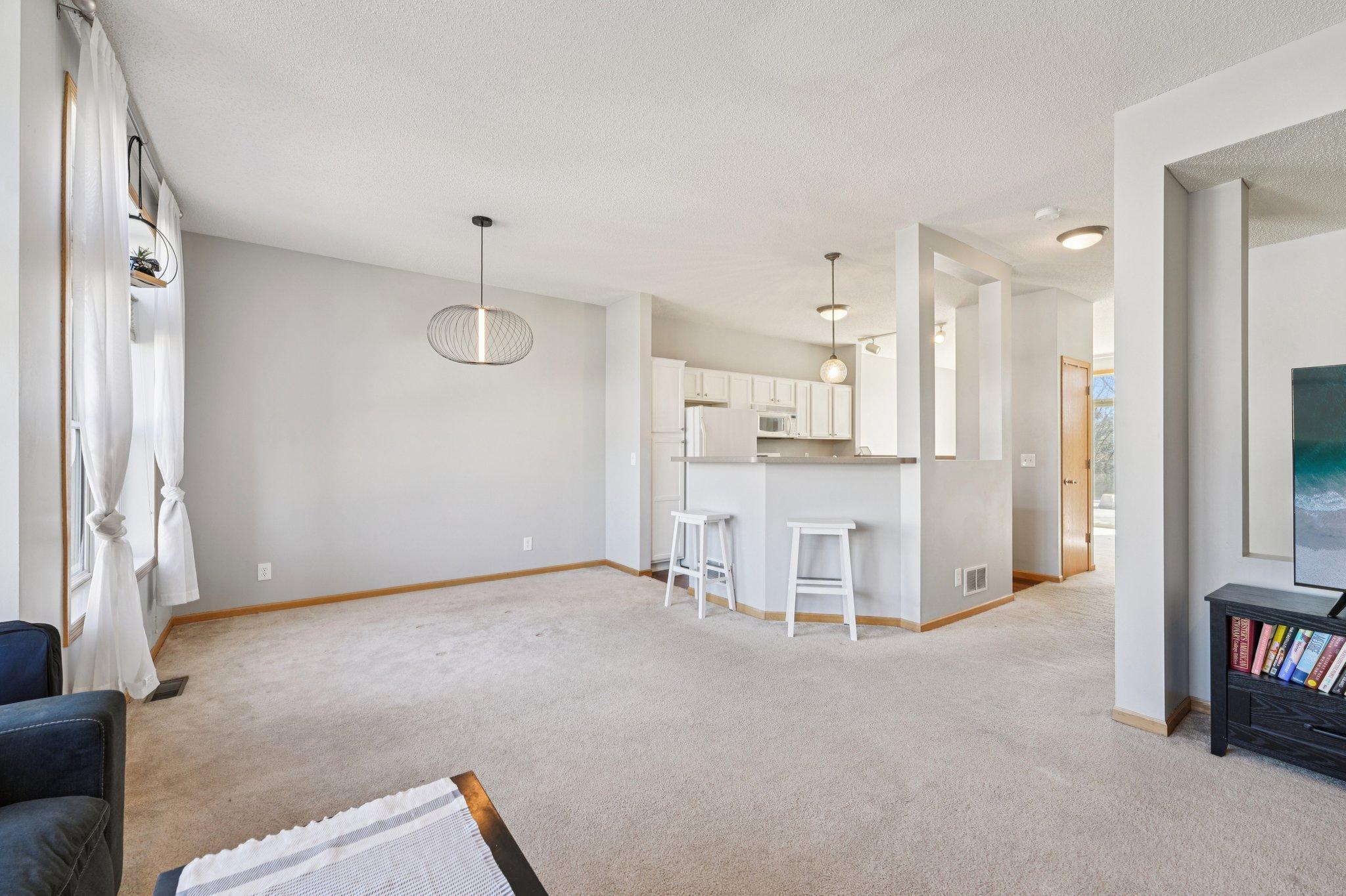 15-web-or-mls-Zane Ave N-S1104-015.jpg