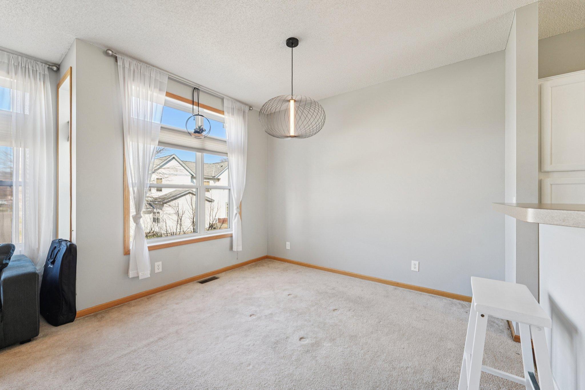 16-web-or-mls-Zane Ave N-S1104-016.jpg