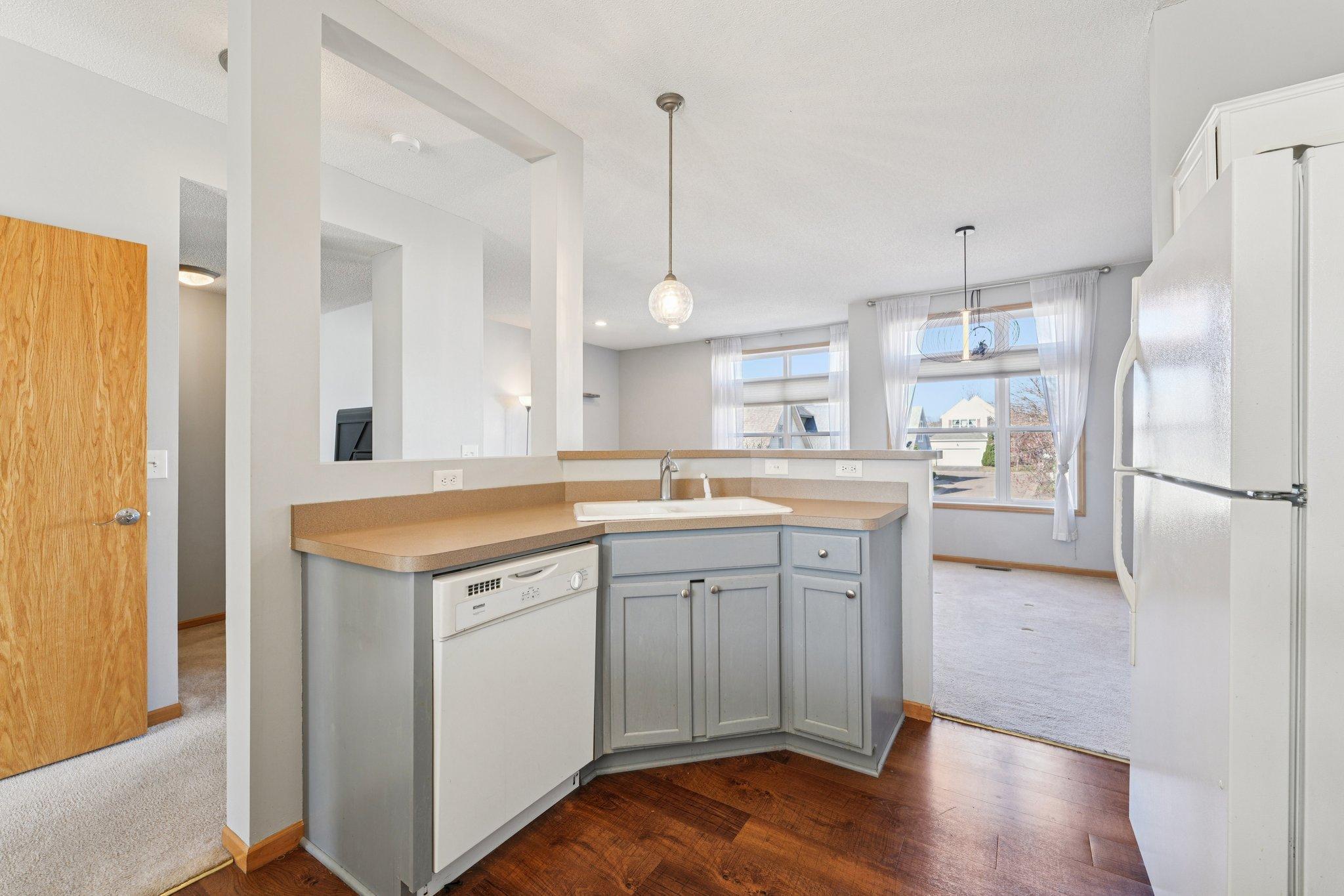 18-web-or-mls-Zane Ave N-S1104-018.jpg