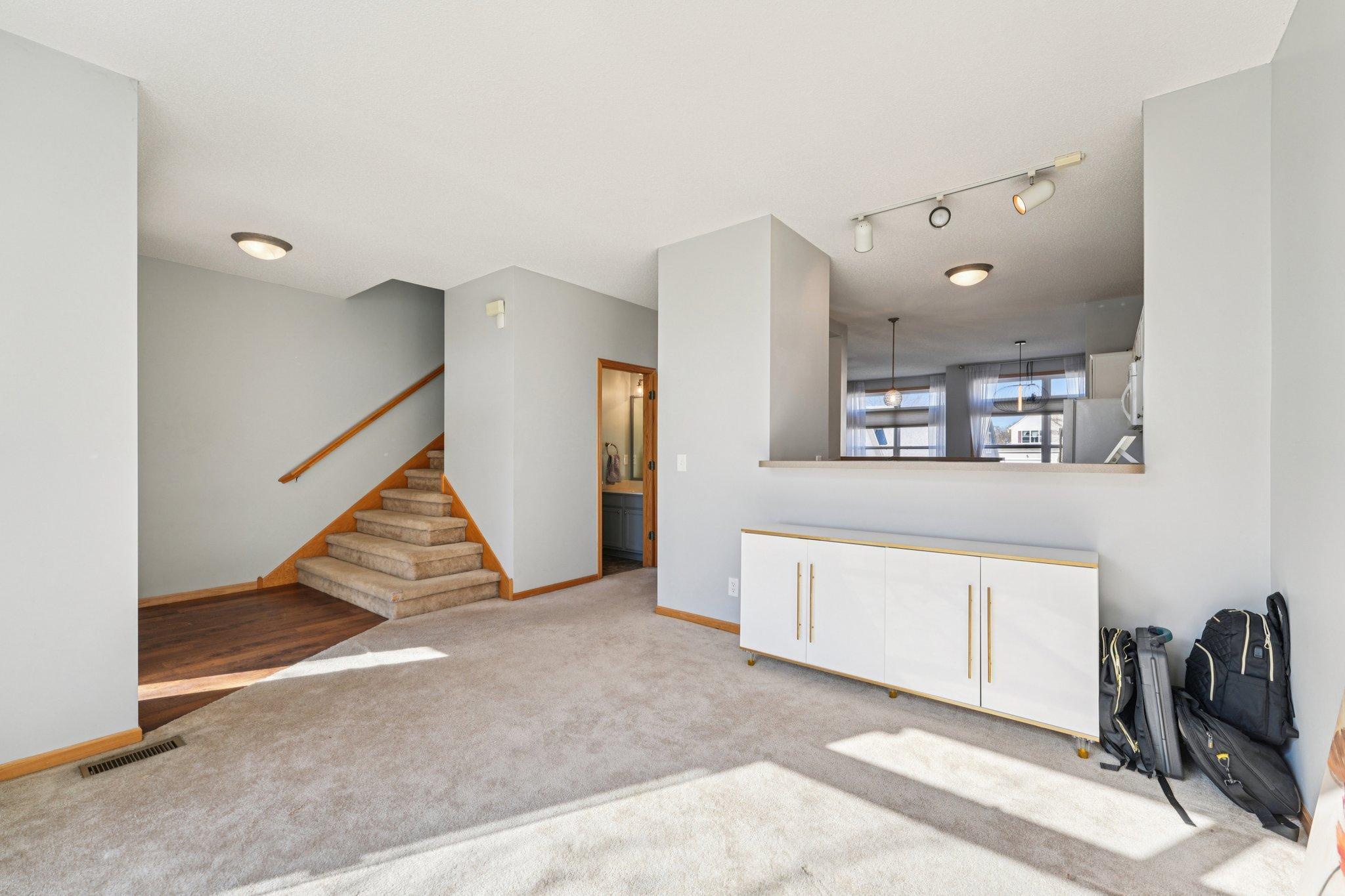 21-web-or-mls-Zane Ave N-S1104-021.jpg