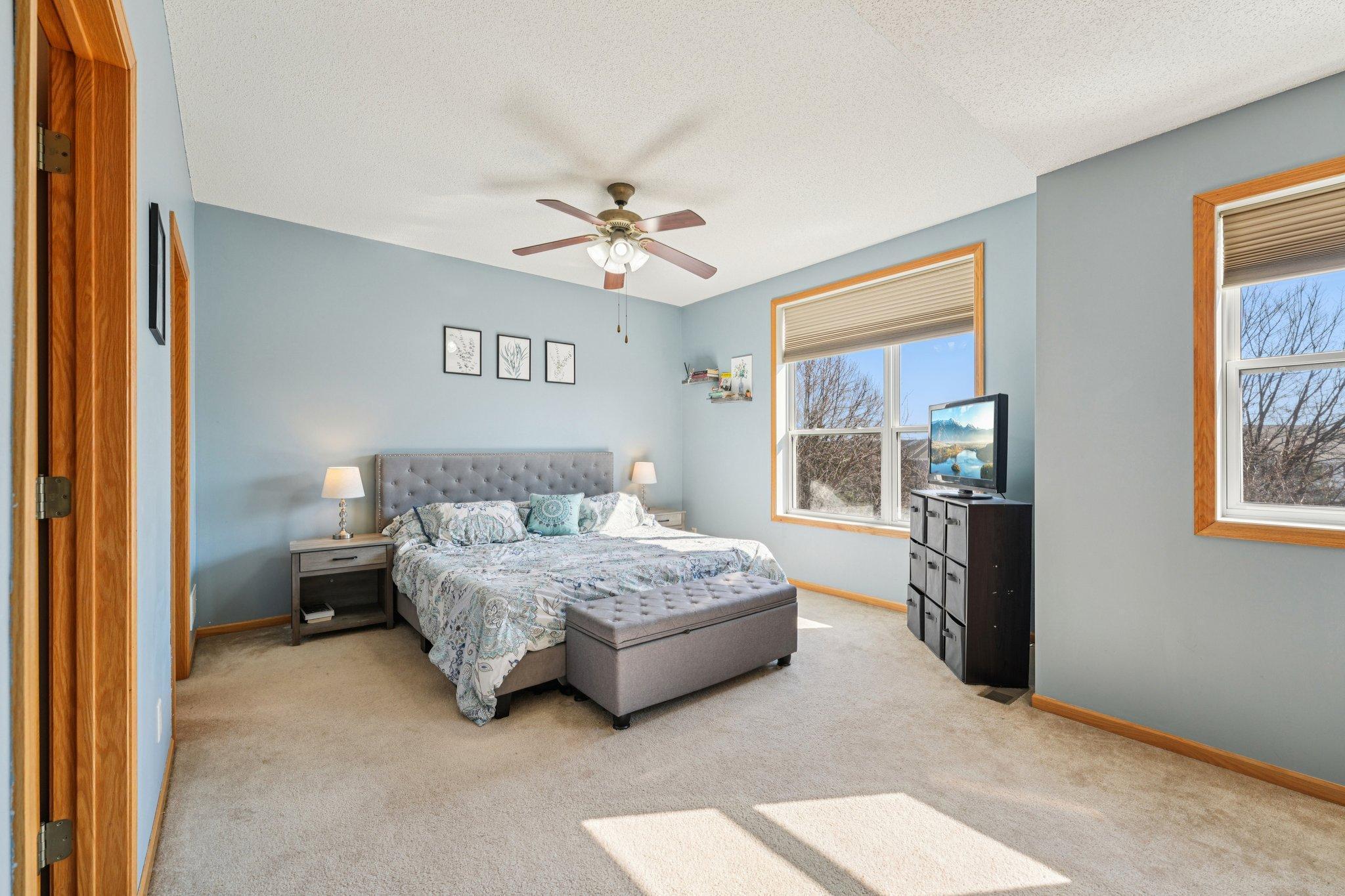 28-web-or-mls-Zane Ave N-S1104-028.jpg