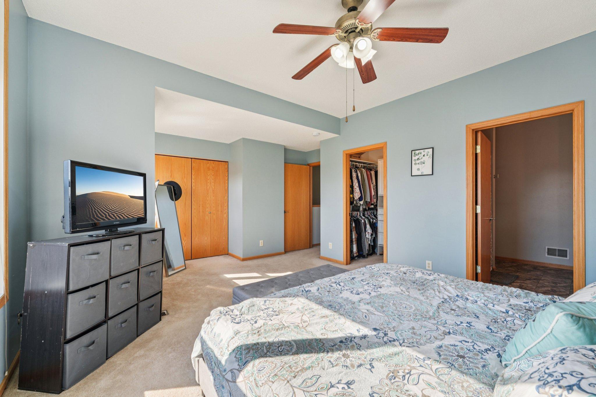 30-web-or-mls-Zane Ave N-S1104-030.jpg