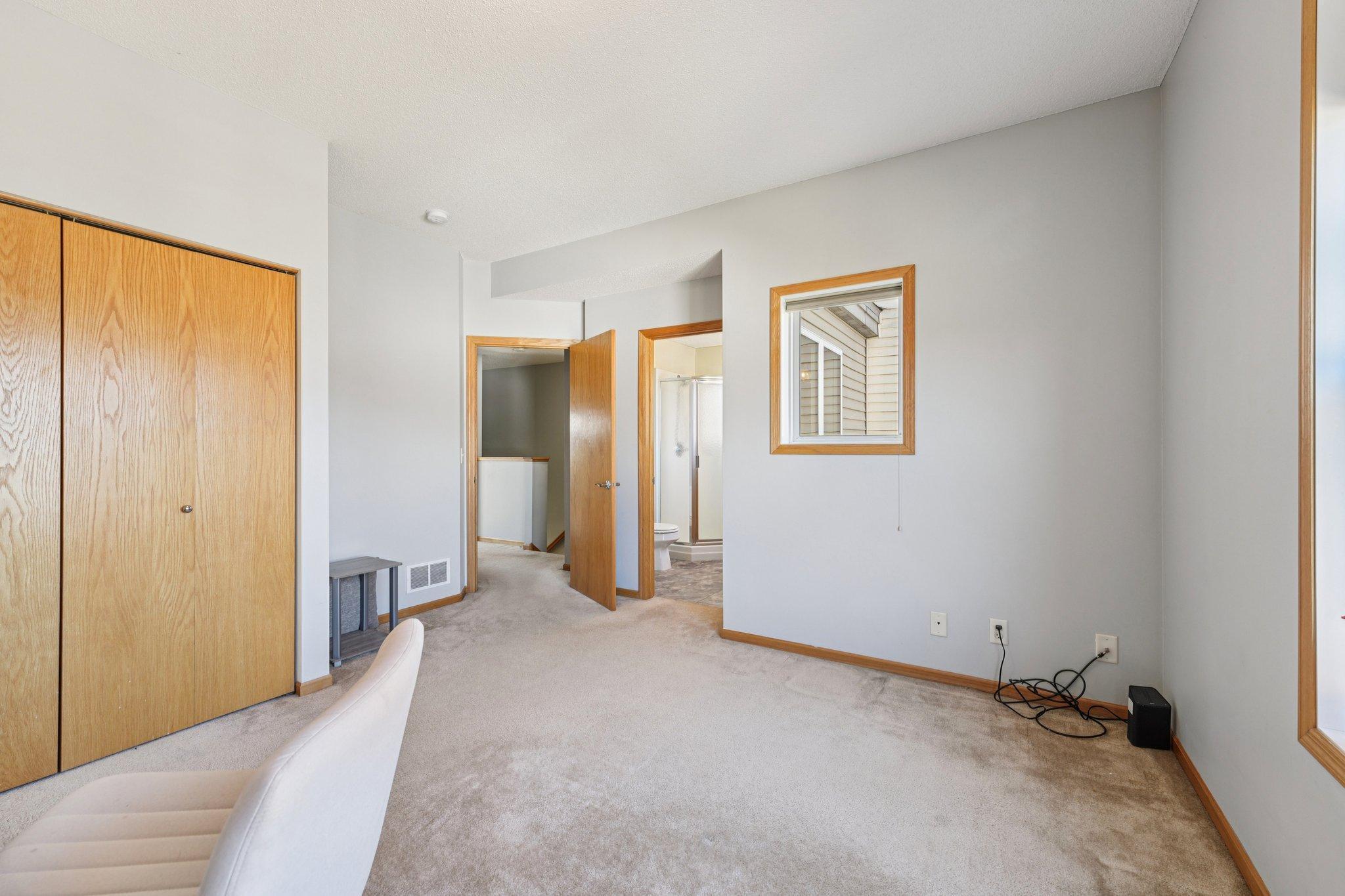 35-web-or-mls-Zane Ave N-S1104-035.jpg