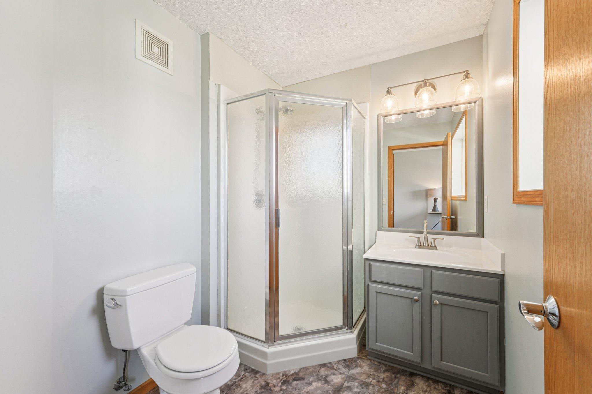 36-web-or-mls-Zane Ave N-S1104-036.jpg