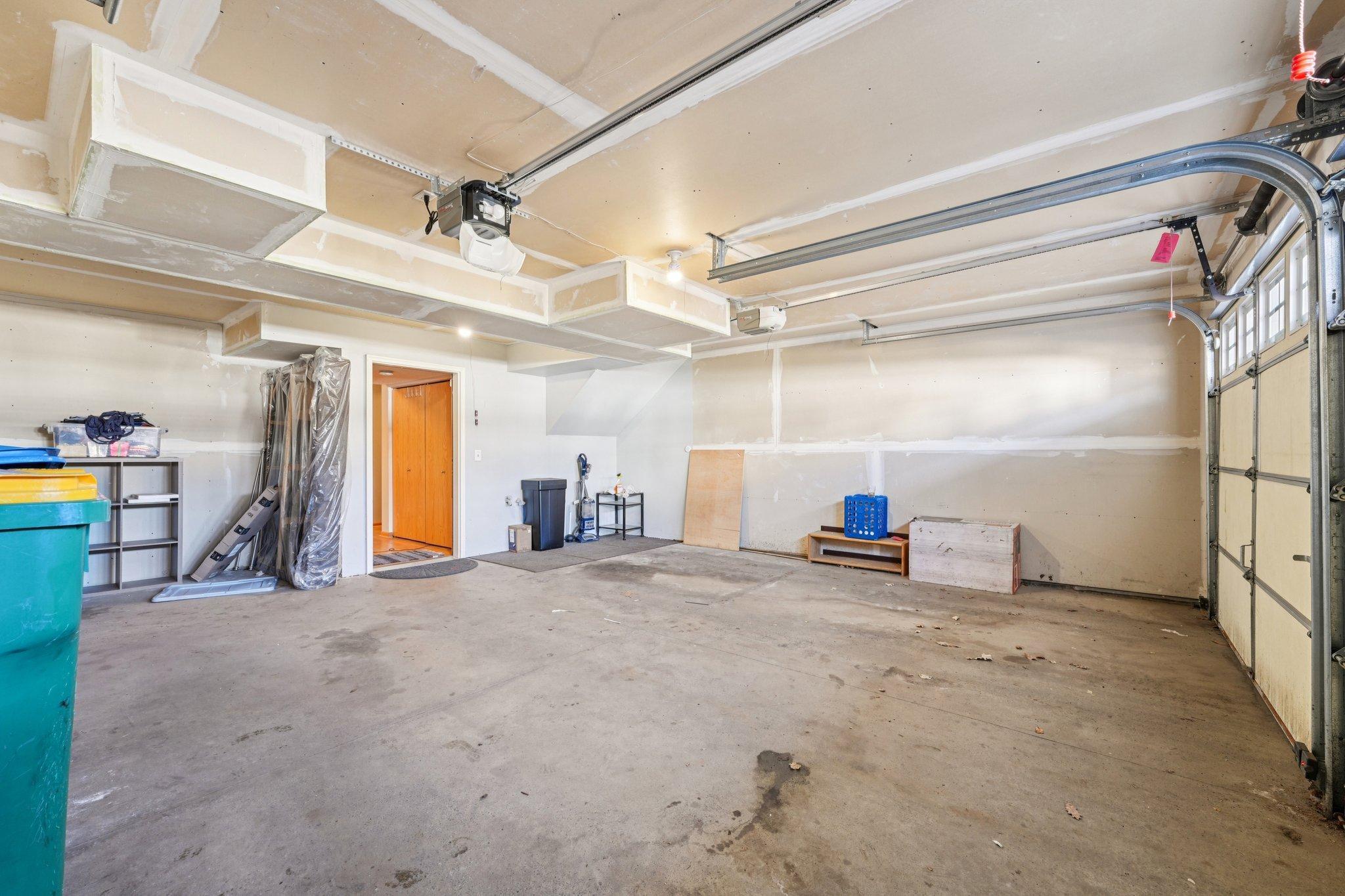 37-web-or-mls-Zane Ave N-S1104-037.jpg