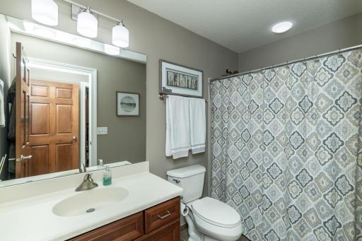 1454 Steeplechase Lane, 18, Eagan, MN 55122
