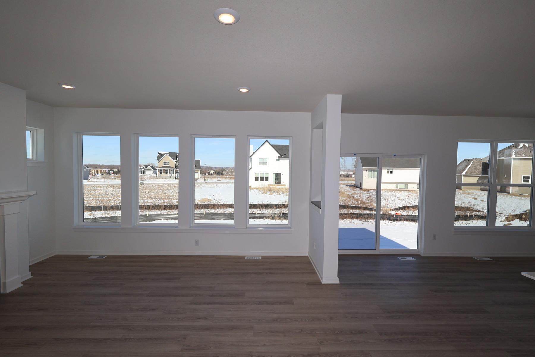 So many windows! previous model