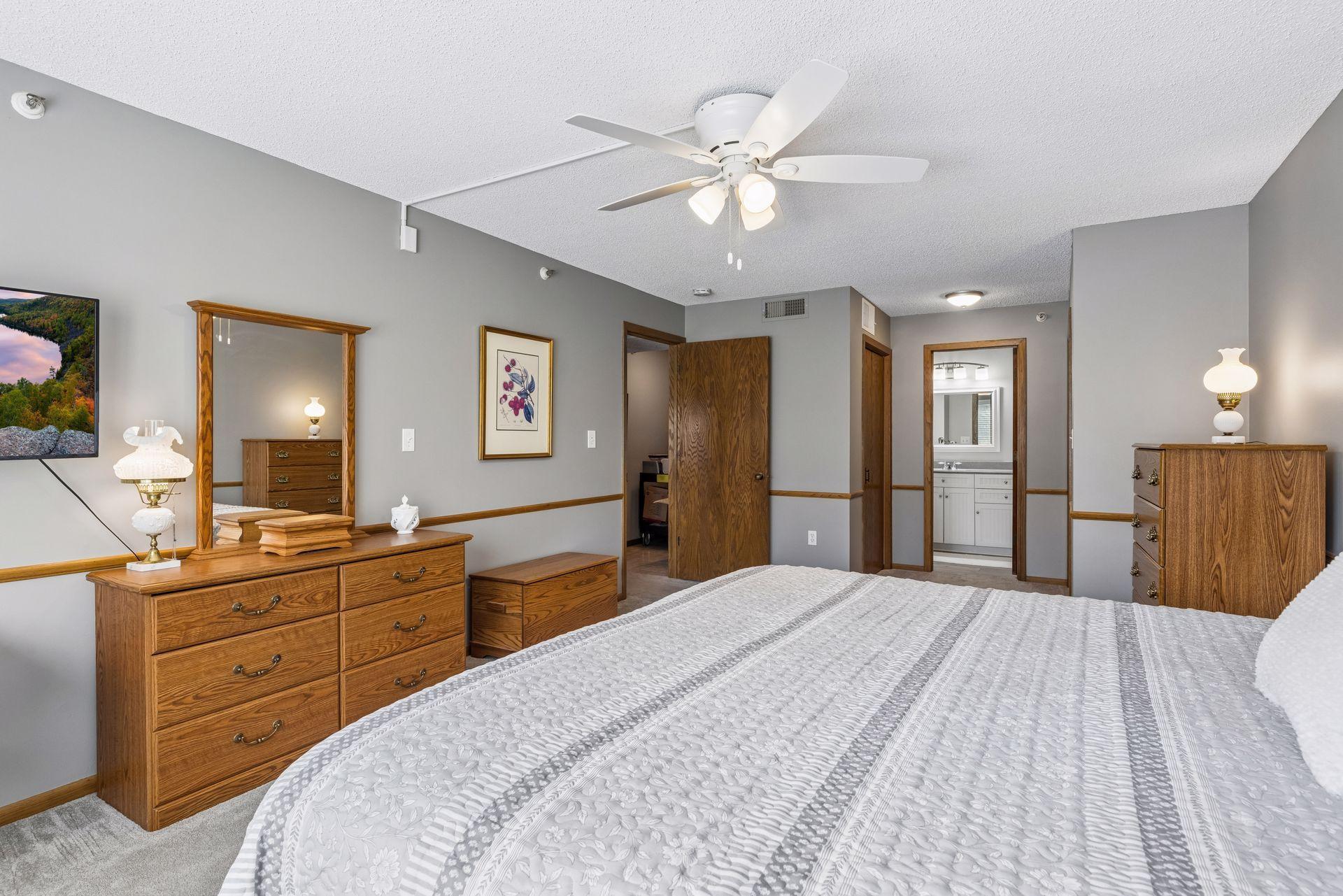 3150 Glen Oaks Avenue - Spacecrafting - 0026.jpg