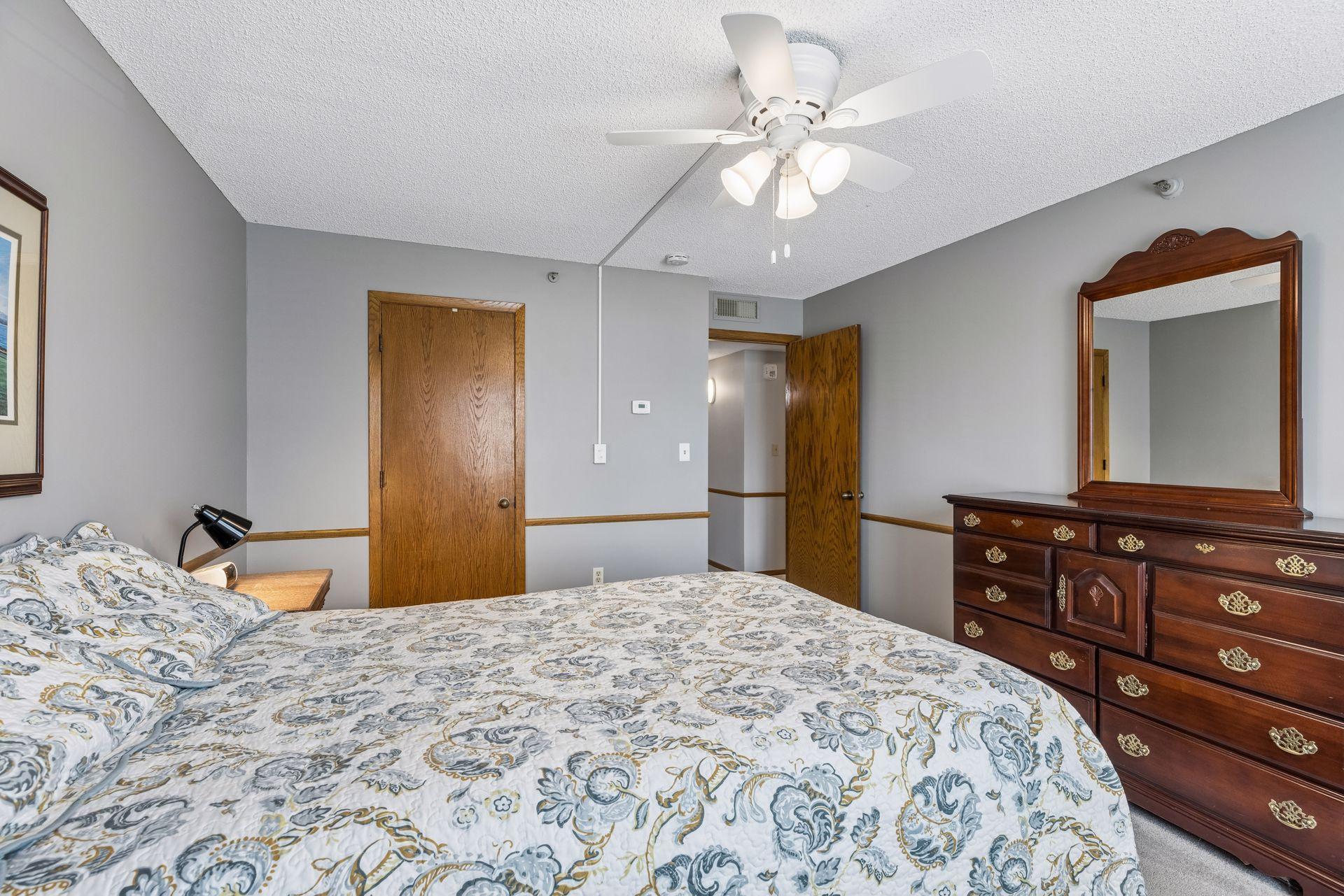 3150 Glen Oaks Avenue - Spacecrafting - 0032.jpg