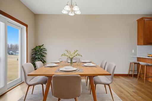 14_1306_18th_st_ne_057 - dining room - standard - 2.jpg