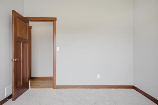 1306 18th Street NE, Austin, MN 55912