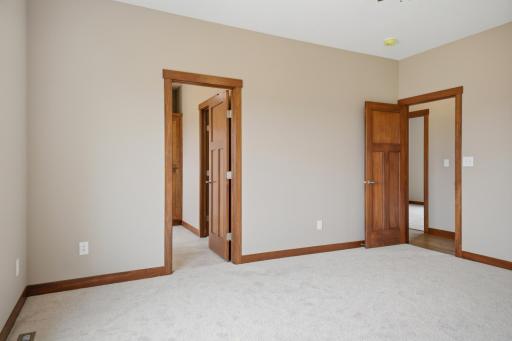 1306 18th Street NE, Austin, MN 55912