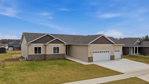 1306 18th Street NE, Austin, MN 55912