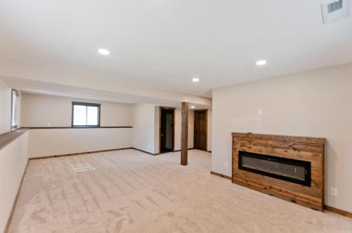 932 Yorkshire Avenue, Rice Lake, WI 54868